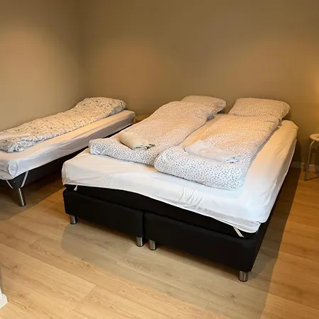 Modern With Free Parking Apartment