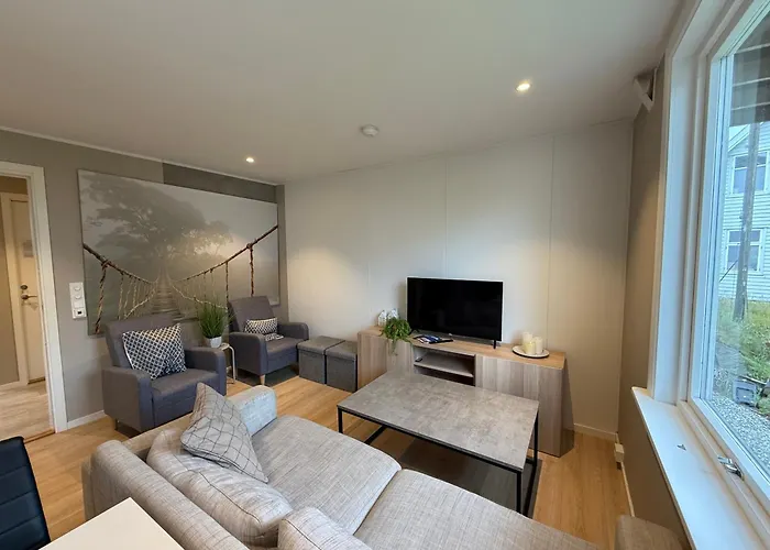 Modern With Free Parking *